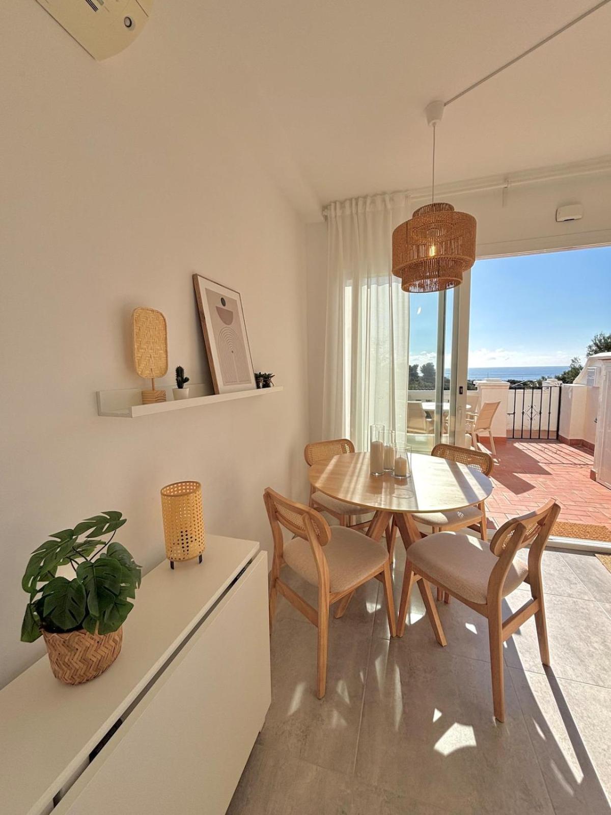 New With Sea View, Big Terrace & Pools *