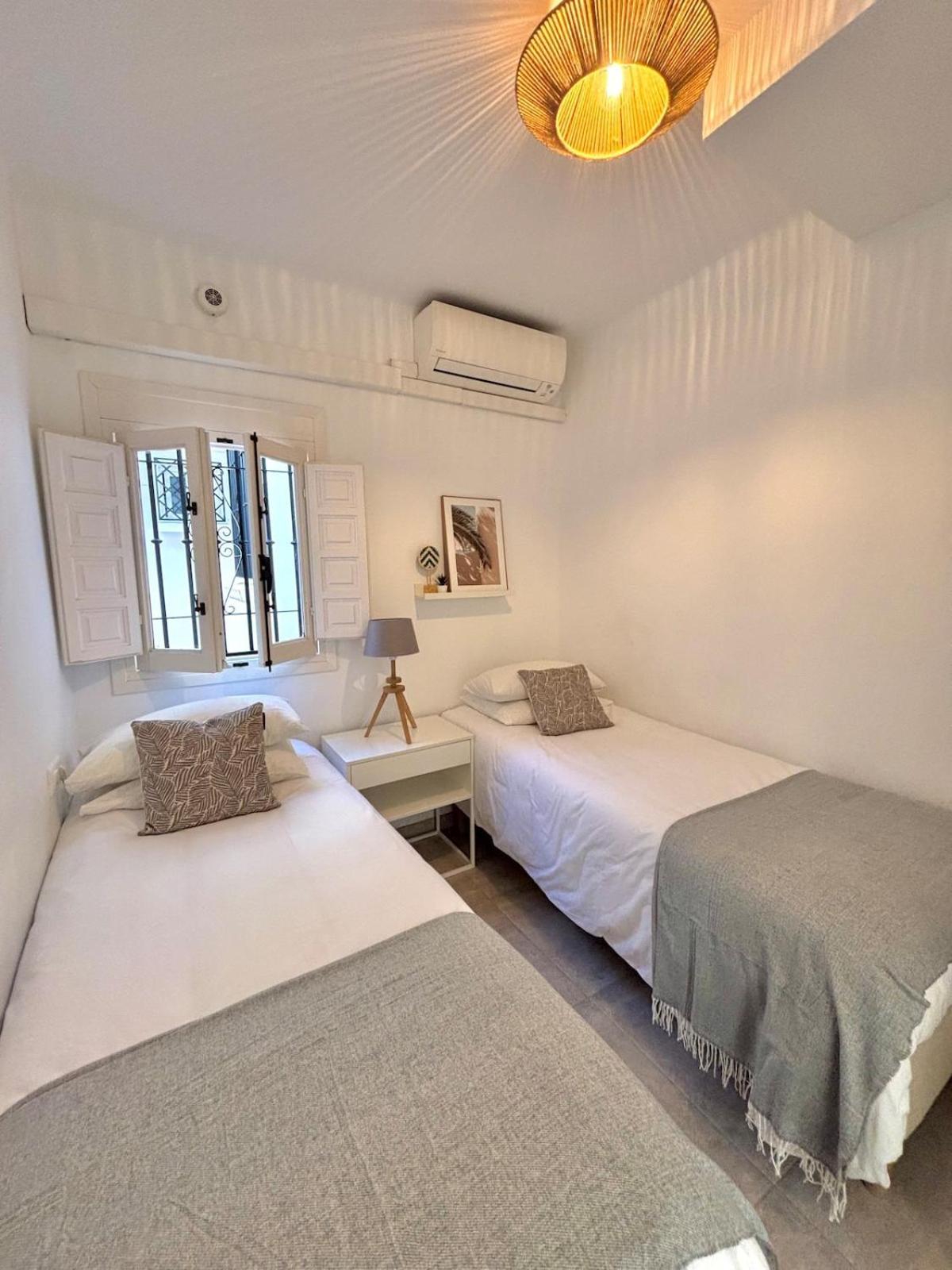New With Sea View, Big Terrace & Pools Nerja