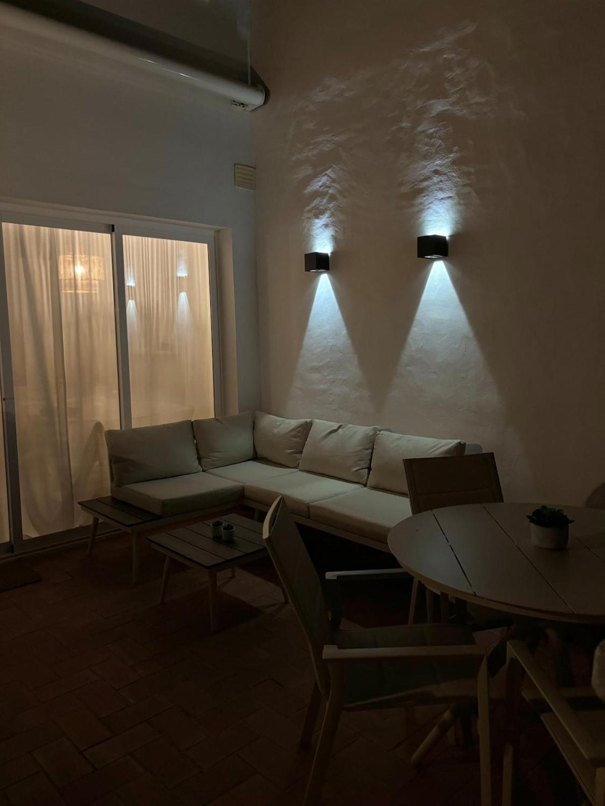 Apartment New With Sea View, Big Terrace & Pools *