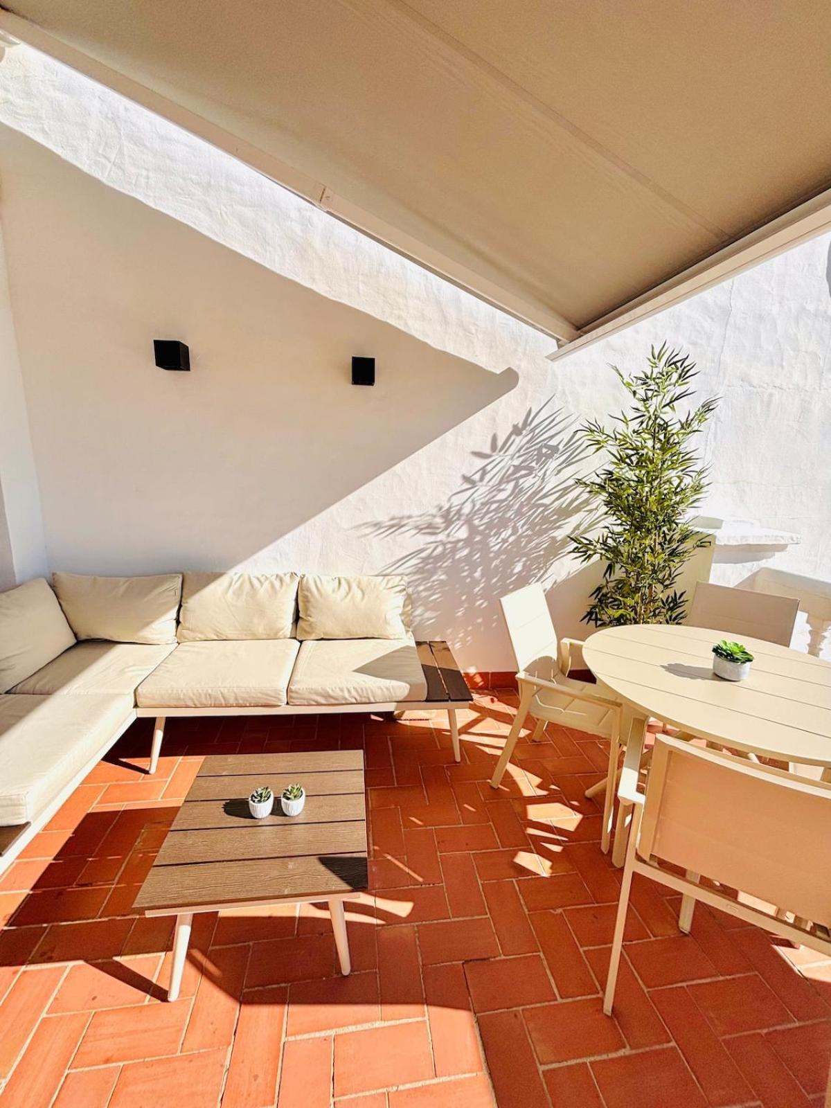 New With Sea View, Big Terrace & Pools Nerja