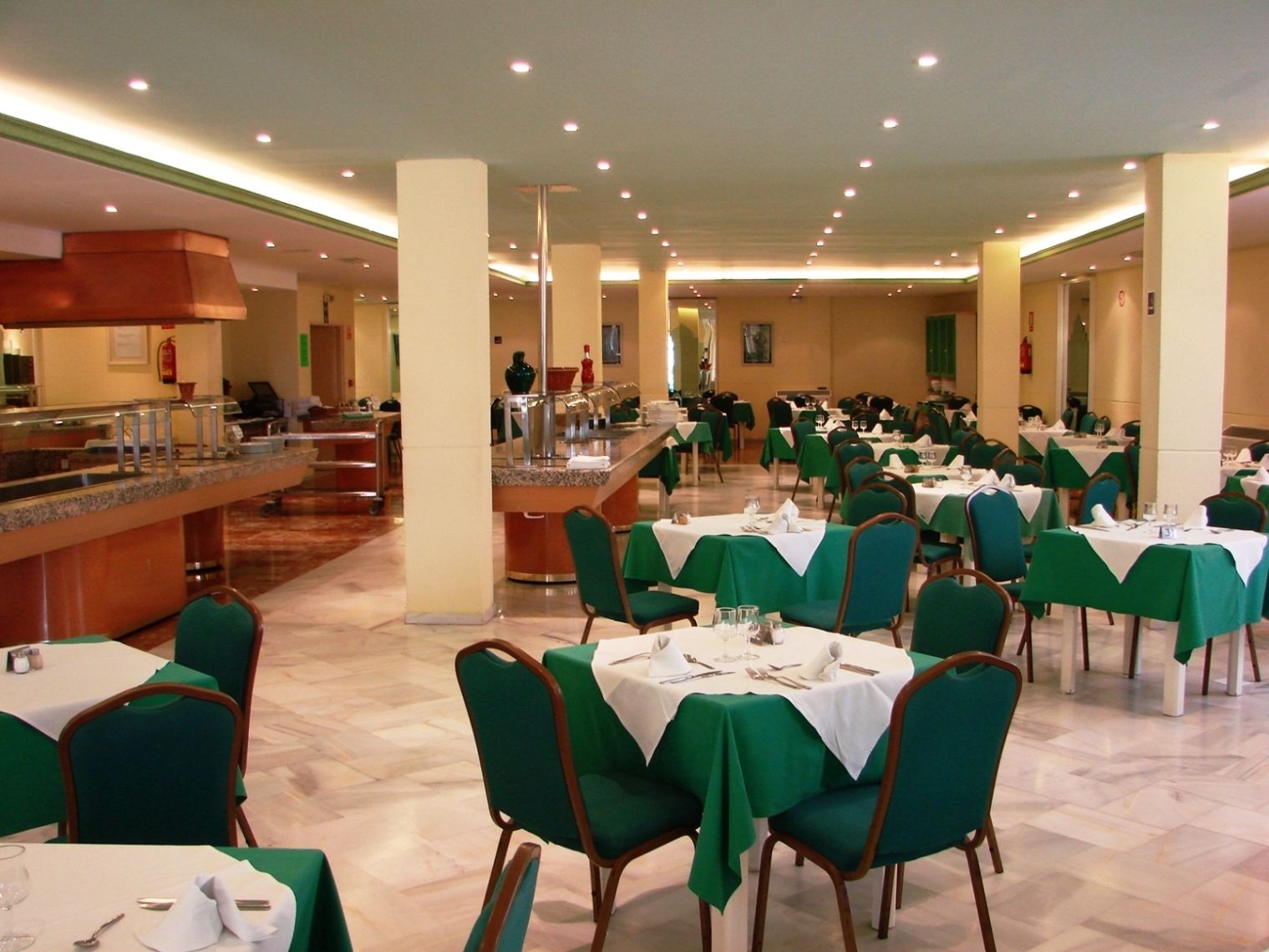 Club By Dorobe 3*