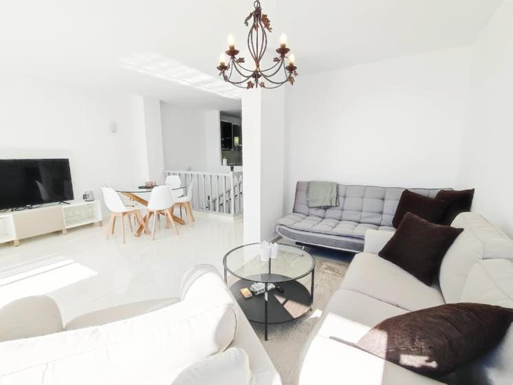 Casa de férias Beautiful 4 Bedroom Town House In Punta Lara *