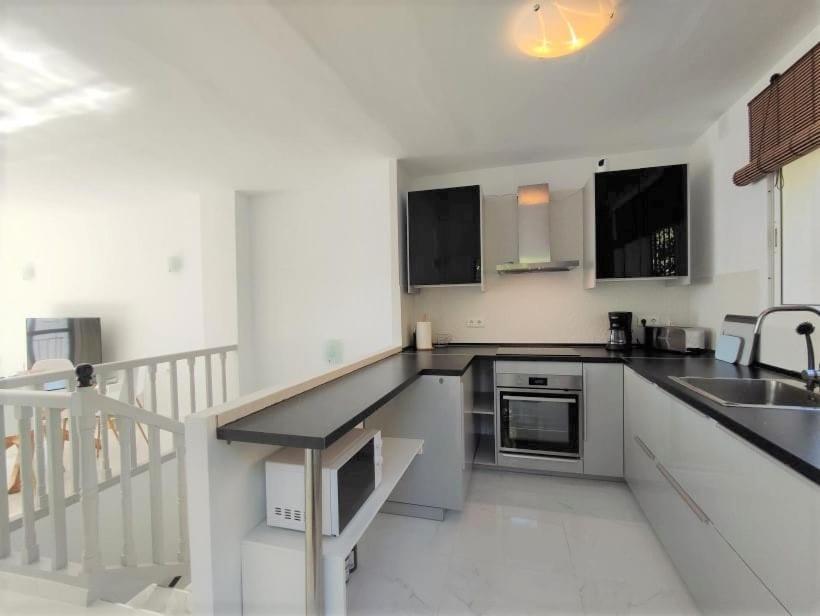 Beautiful 4 Bedroom Town House In Punta Lara *