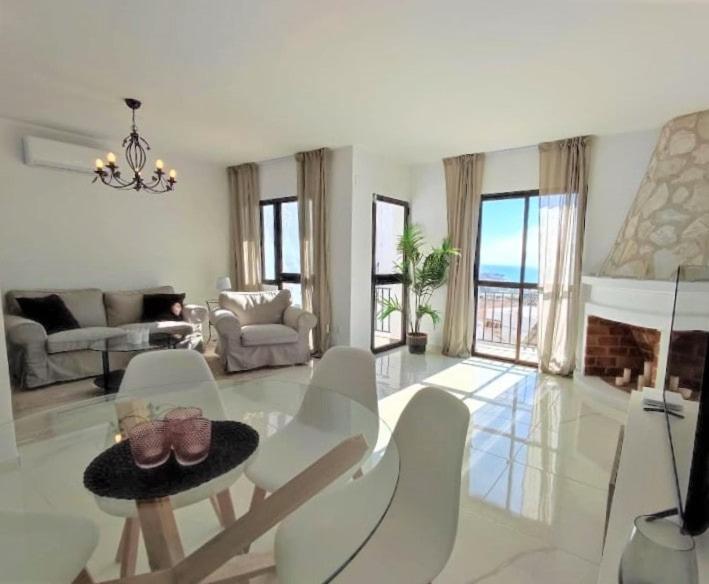 Beautiful 4 Bedroom Town House In Punta Lara Casa de férias *