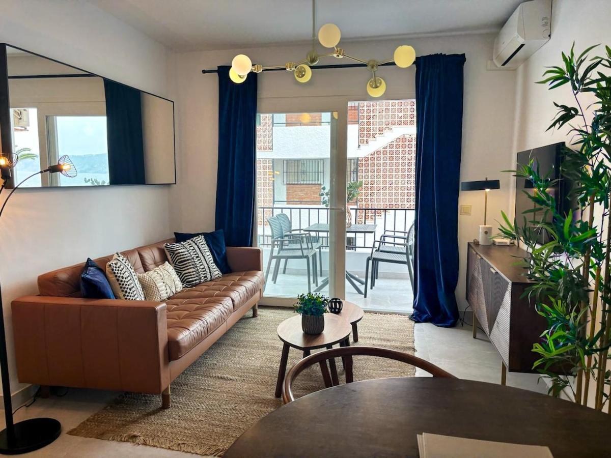 Renovated 2 Bedroom In Center, Carabeo Area