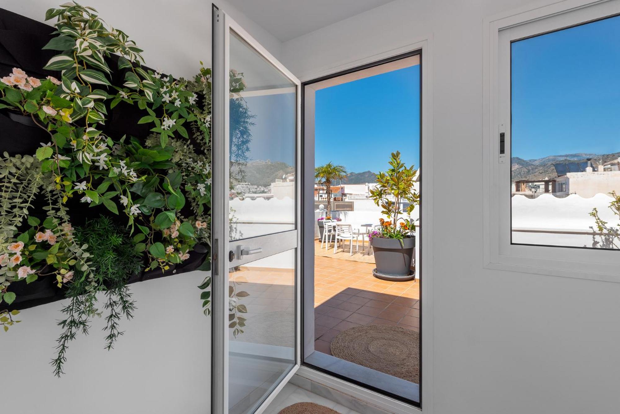 Apartamento Casco Antiguo Terraza Y Vistas Al Mar Playa A Pie 1b Nerja