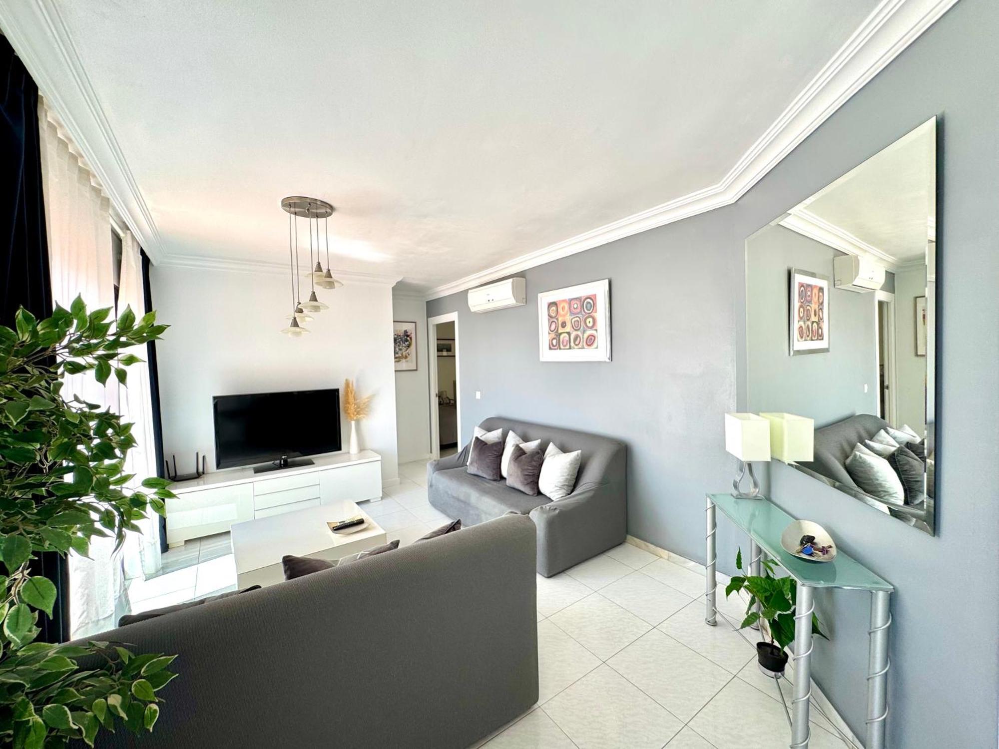Casa Con Gran Terraza, Muy Luminosa Y En Tranquila Zona Residencial Сasa de vacaciones Nerja