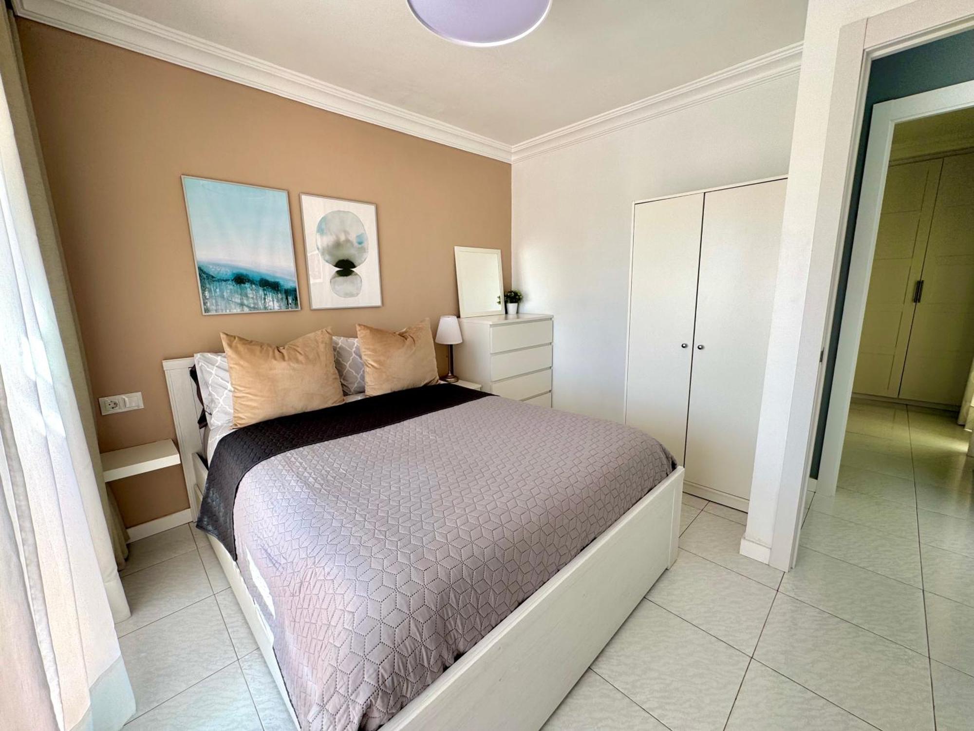 Сasa de vacaciones Casa Con Gran Terraza, Muy Luminosa Y En Tranquila Zona Residencial Nerja
