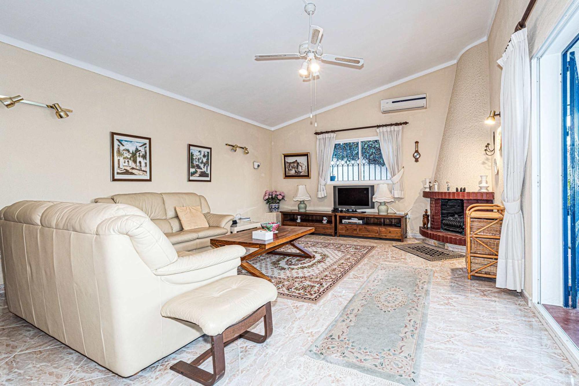 Casa Laybac Villa *