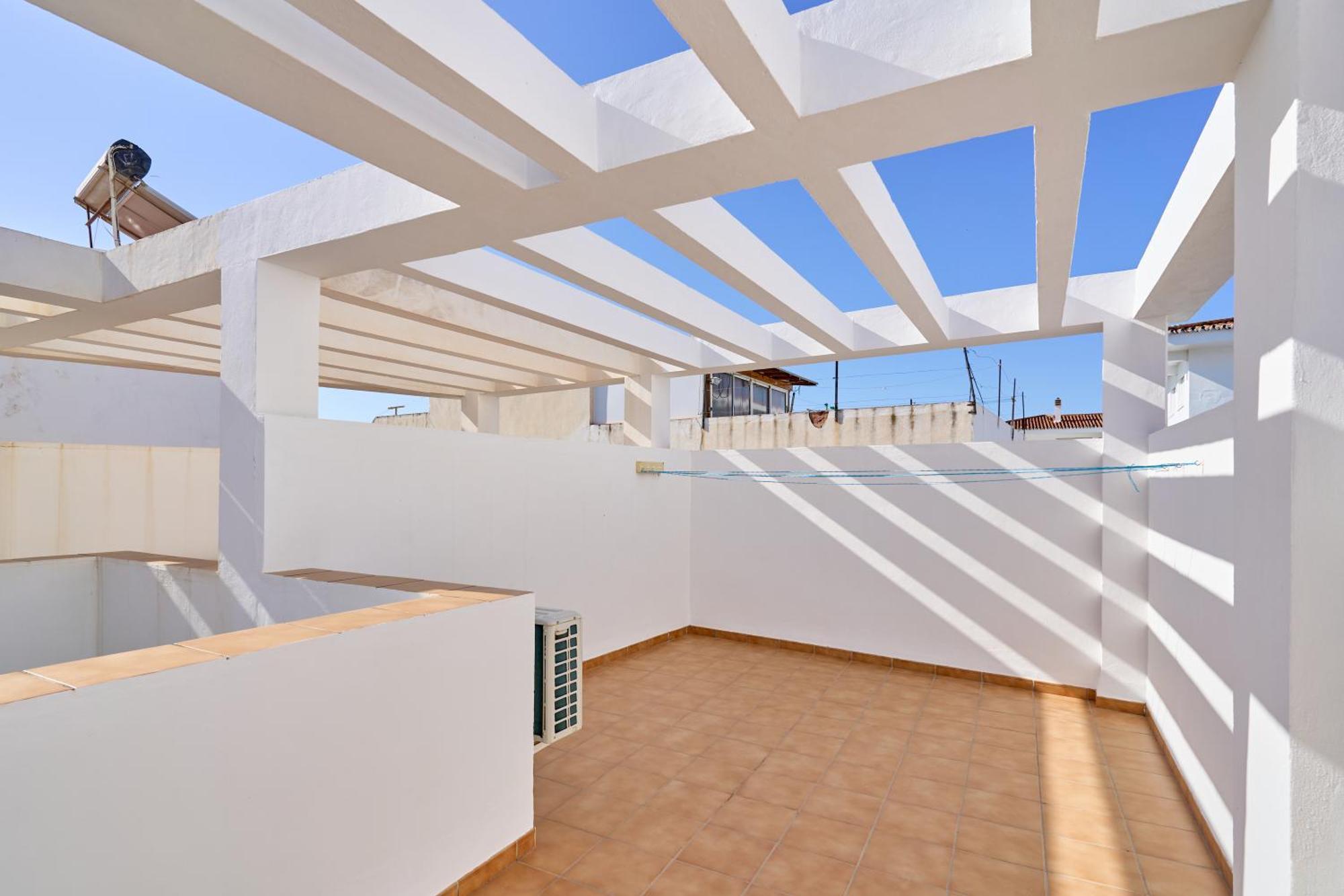 Apartment B Y G