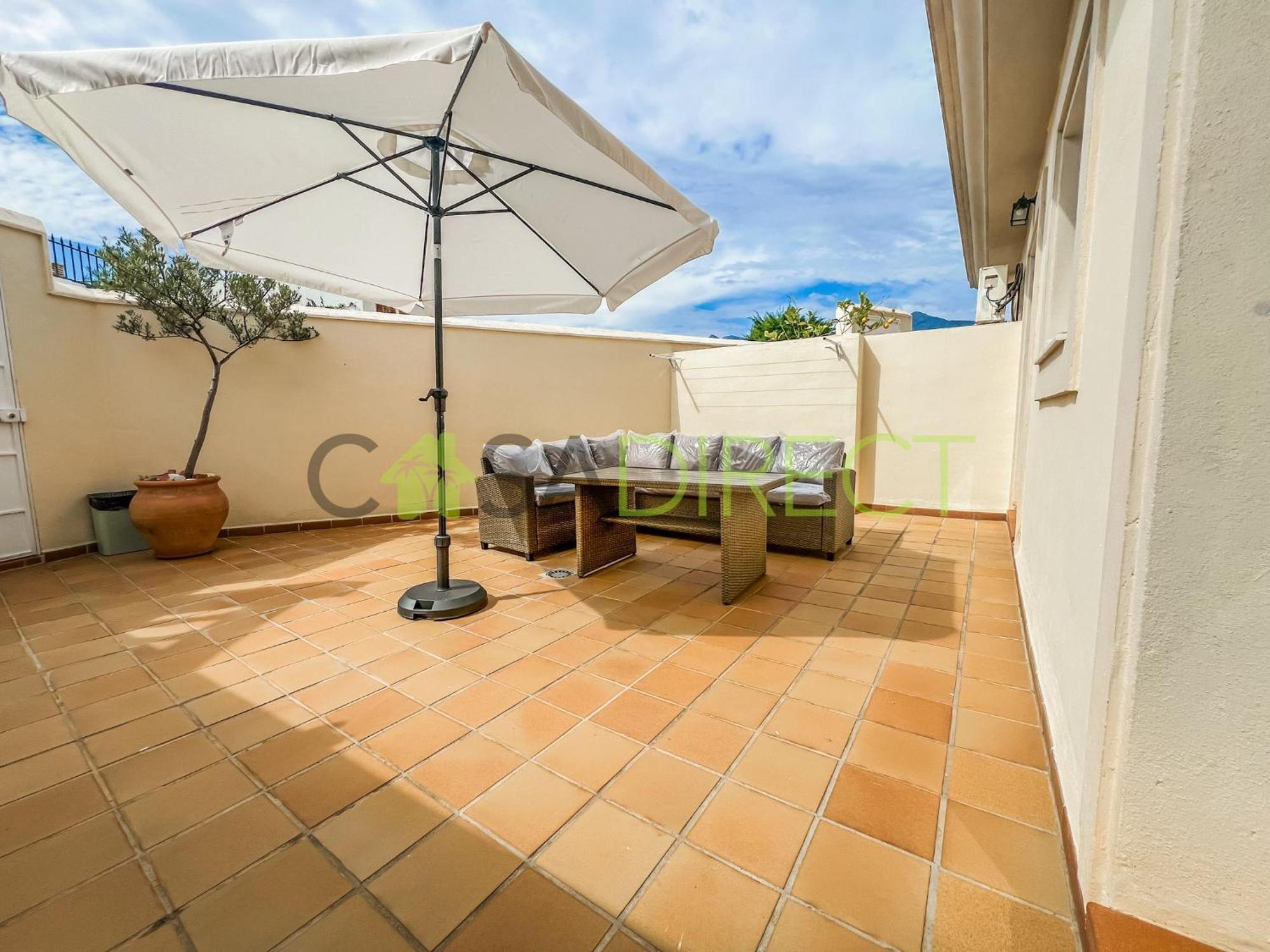 Bright 2-bedroom With Private Patio And Communal Roof Terrace In Centr *
