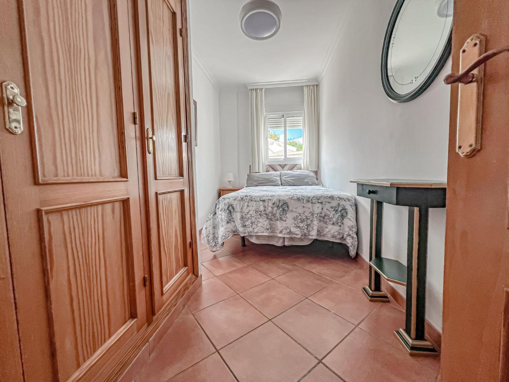 Apartamento Bright 2-bedroom With Private Patio And Communal Roof Terrace In Centr *