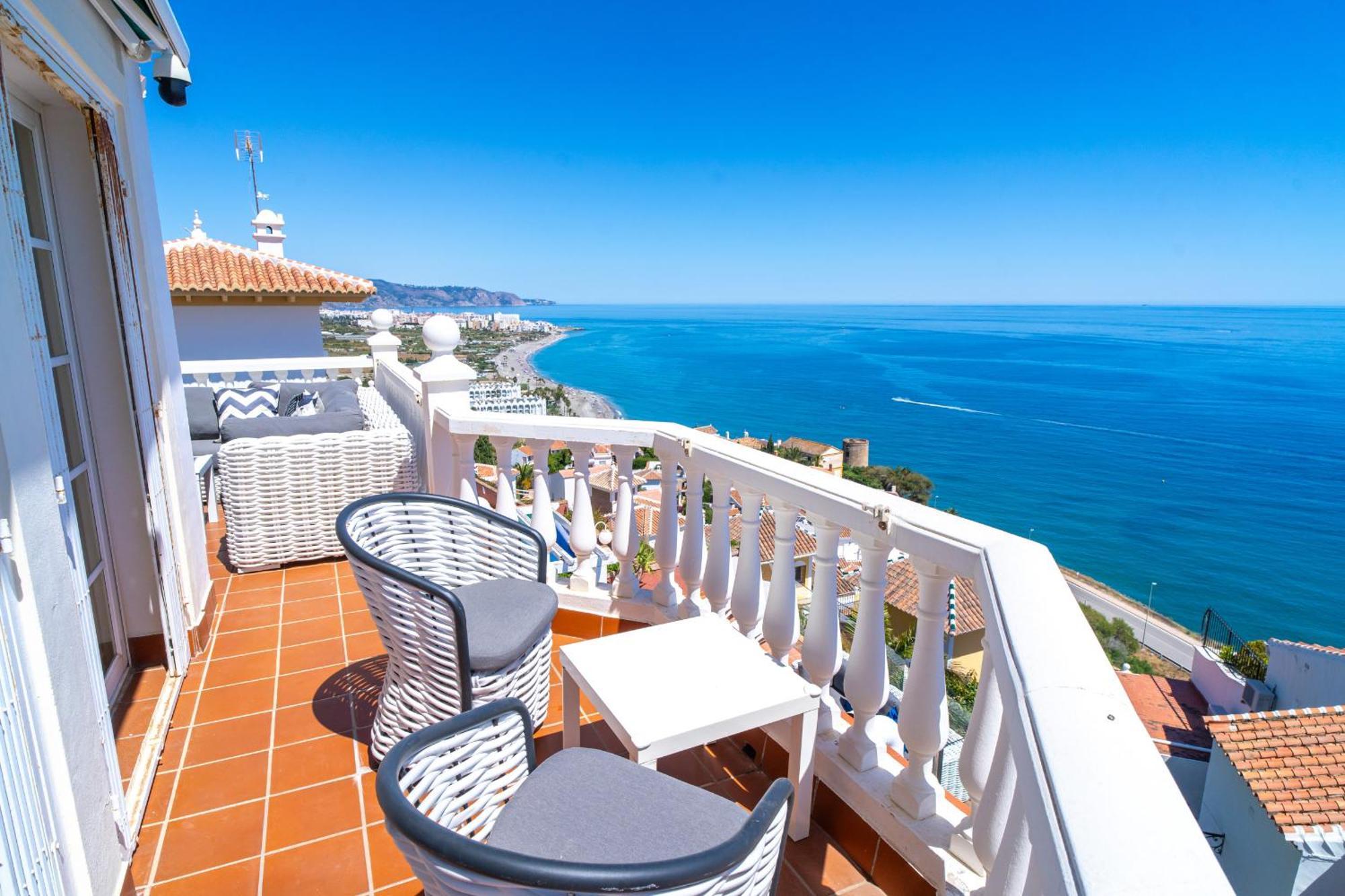 Vista Deluxe By Casasol Villa