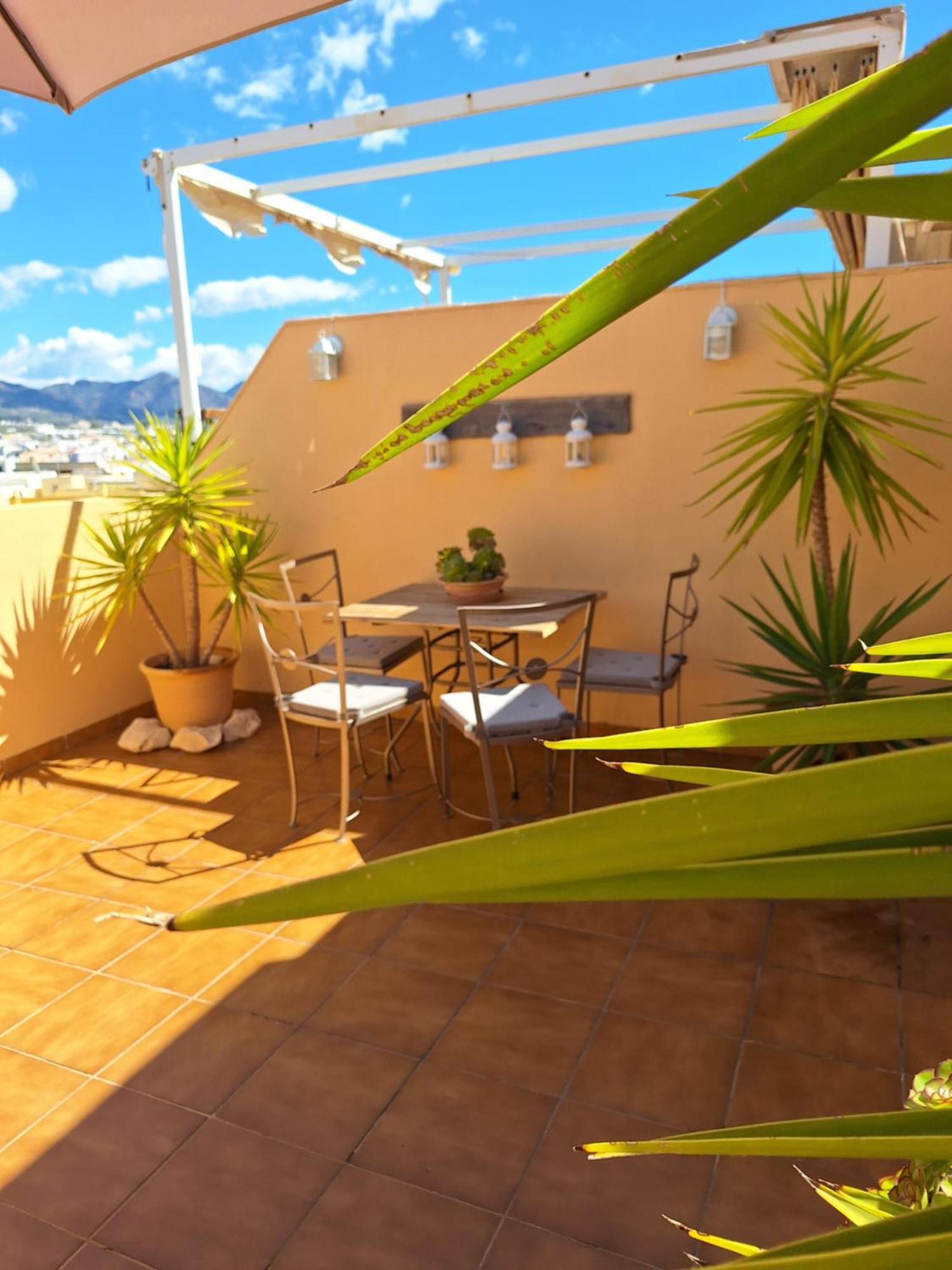 Atico Fresco Y Luminoso Con Aparcamiento Privado Apartamento *