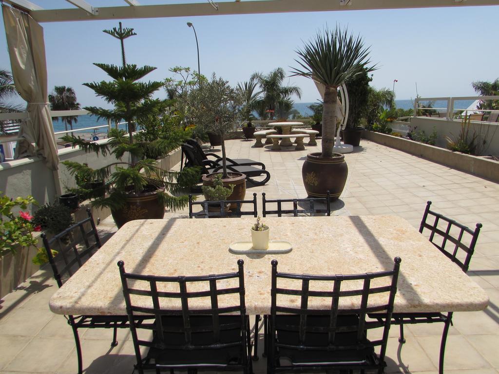 Home4holidays Apartment *