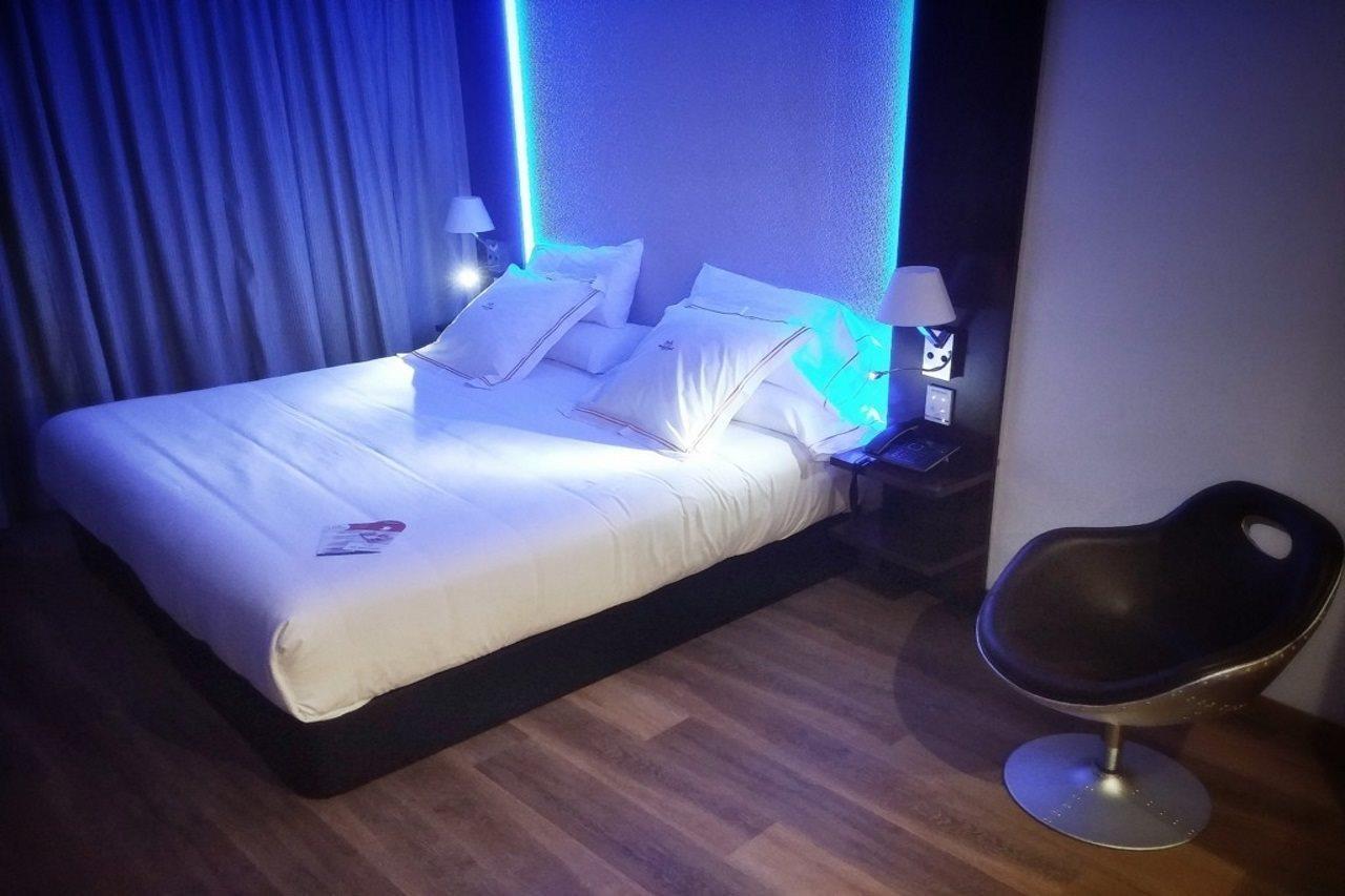 Mb Boutique - Adults Recommended 3*