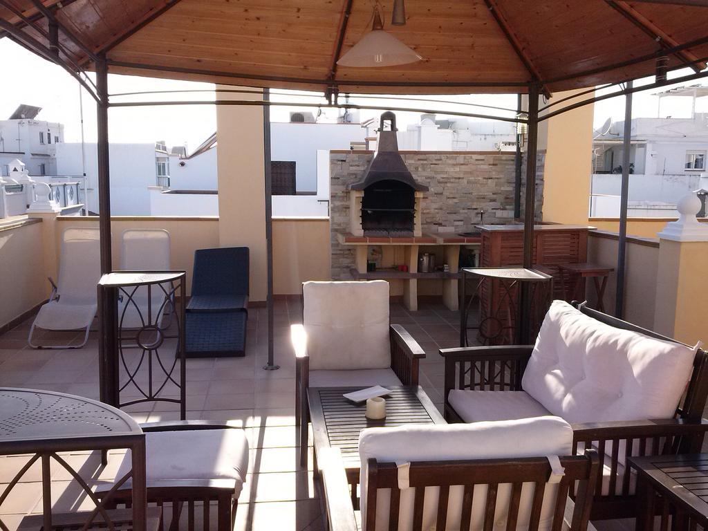 Atico Con Piscina Privada En El Corazon De Nerja! Casa de férias Nerja