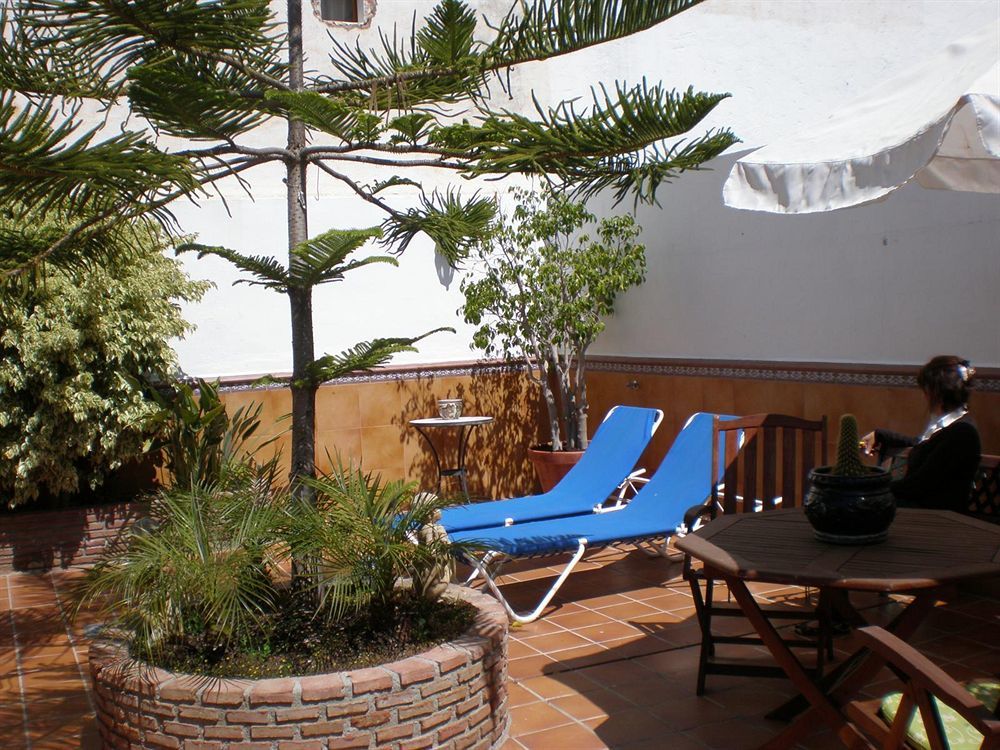 Abril Guest house 2*