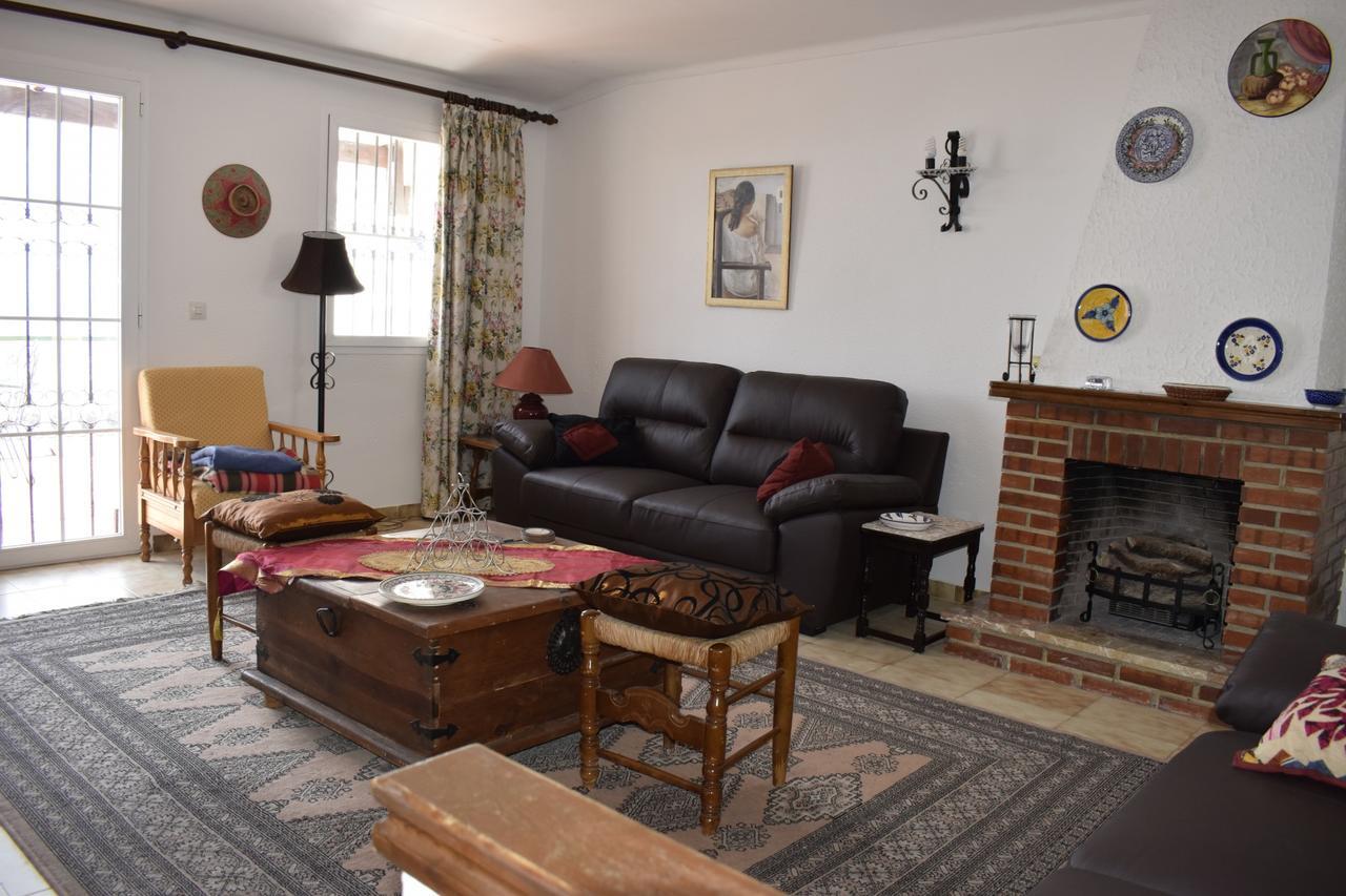 Сasa de vacaciones C/ Abetos 12 Urb. Algarrobo *