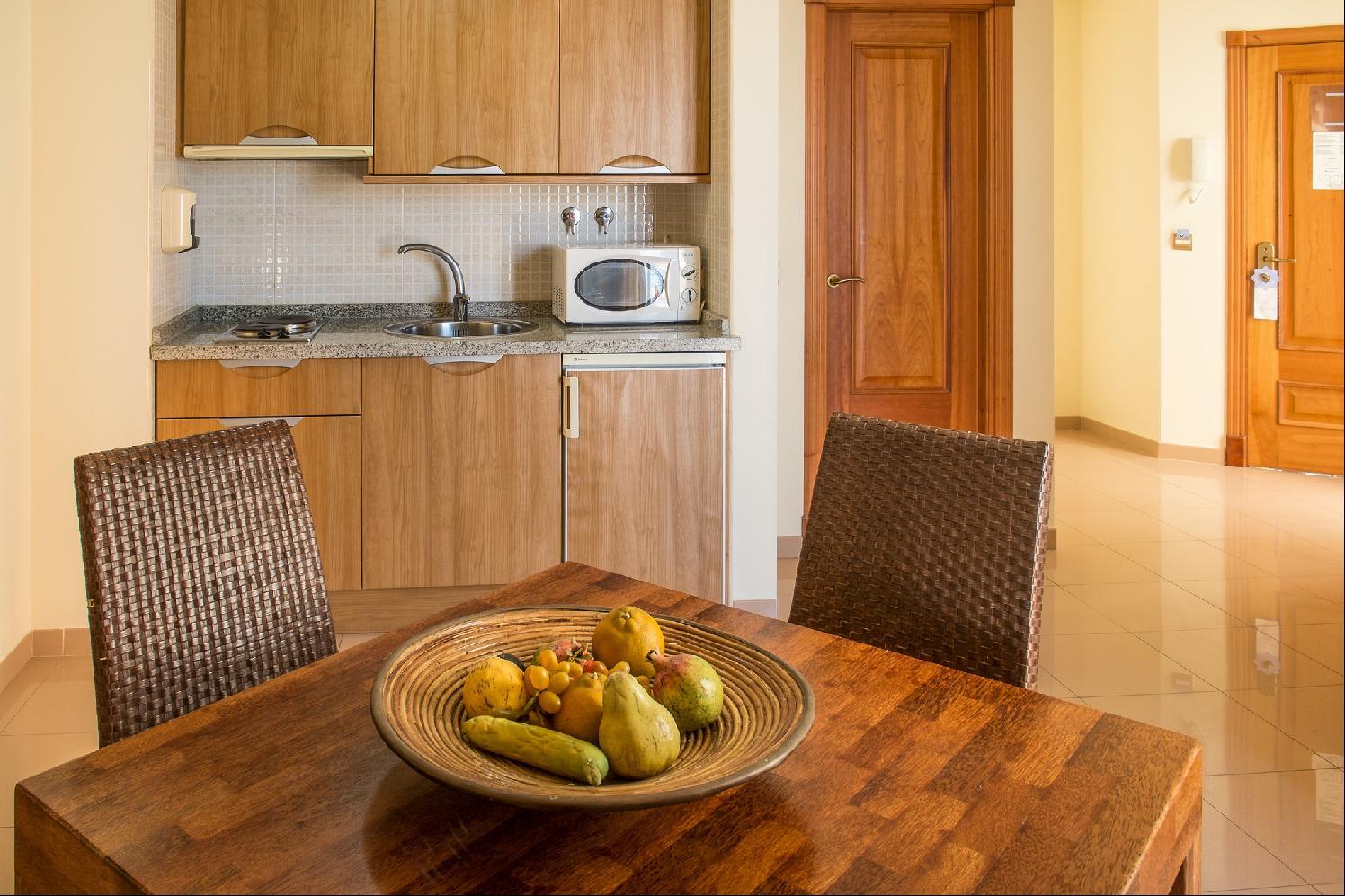 Toboso Apar - Turis Hotel Nerja