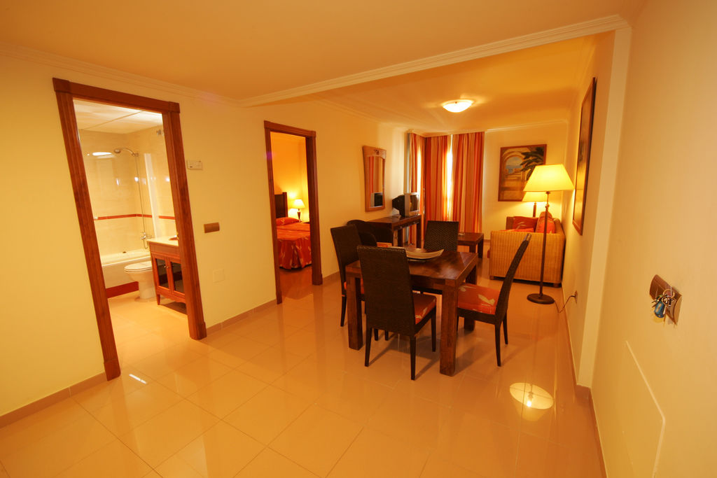 Toboso Apar - Turis Hotel 3*