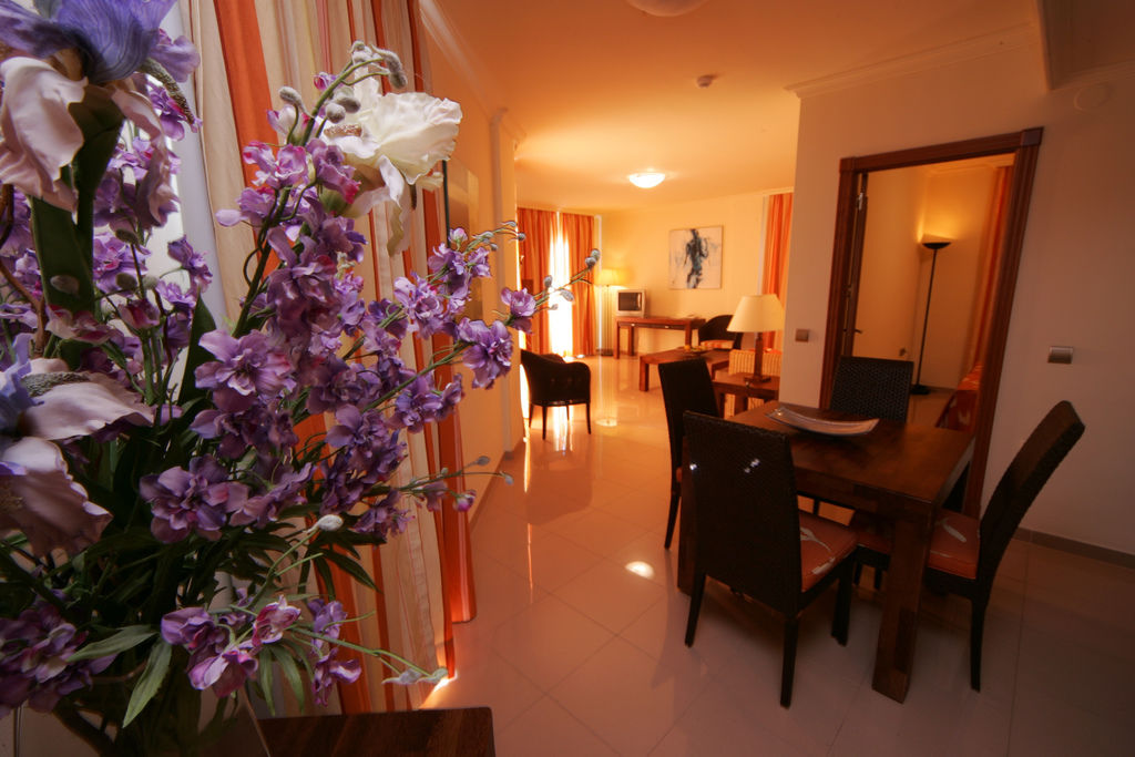 Toboso Apar - Turis Hotel