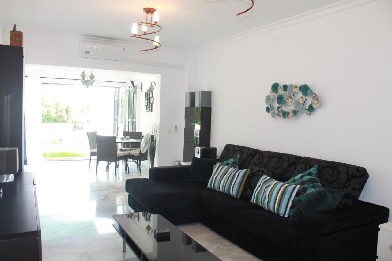 Pueblo Lucena Bj 5 Apartamento *