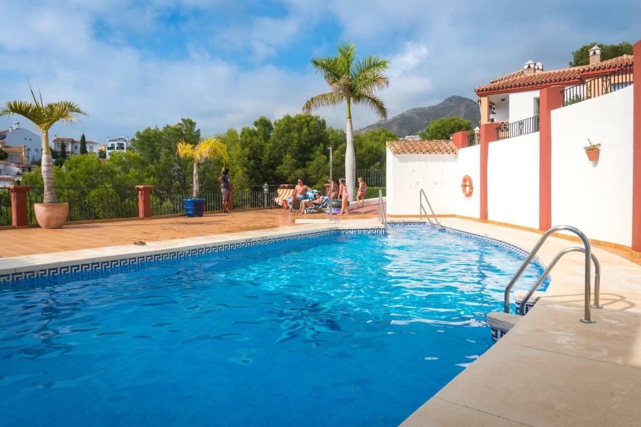 In Burriana, * Nerja