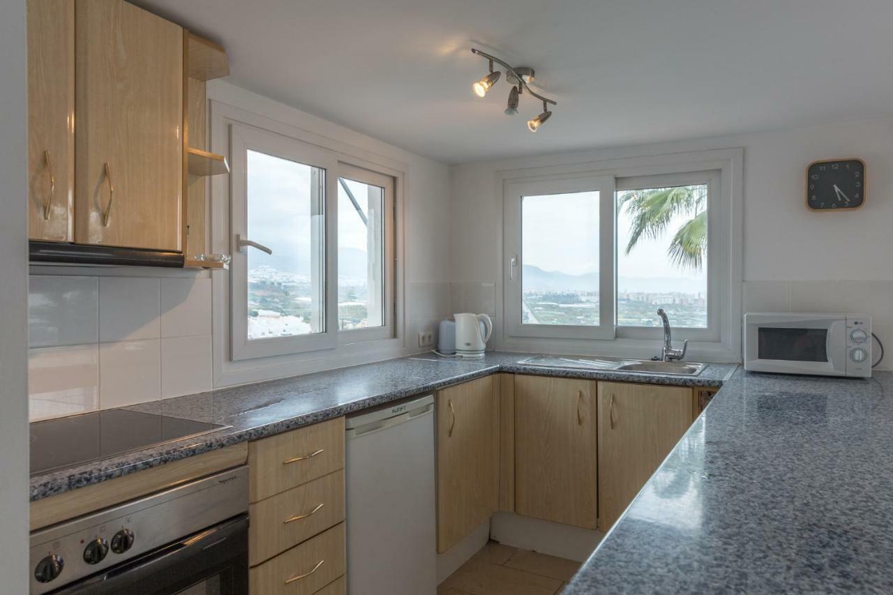 Pousada Opp Beach Nerja, Costa Del Sol. Sleeps 12+ Nerja