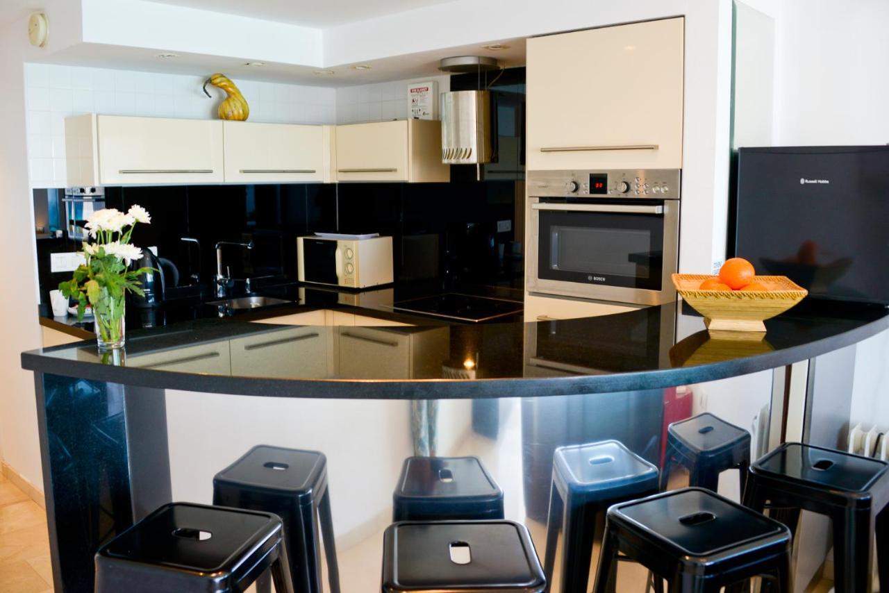 Calle Iglesia Apartment *