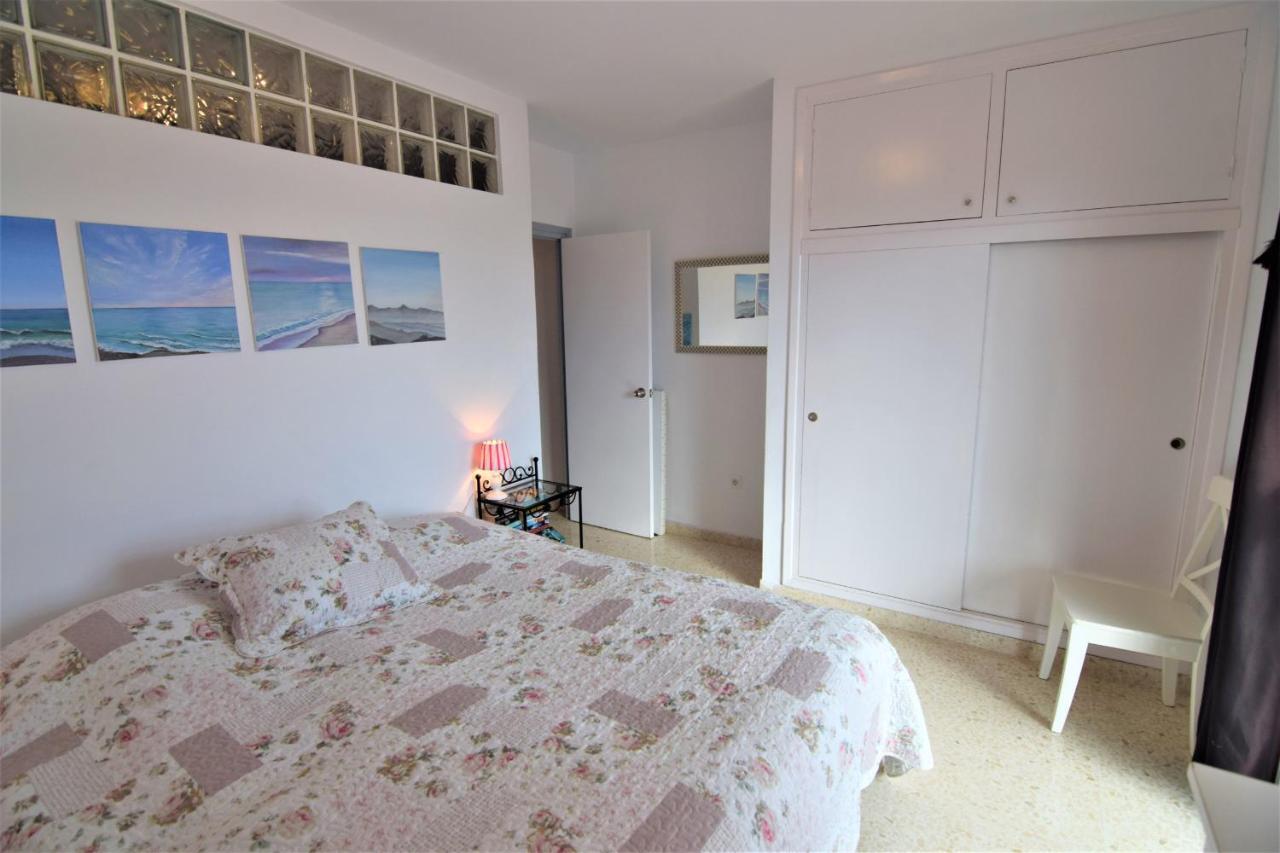 Urb. Punta Lara Calle Angelines 40 *
