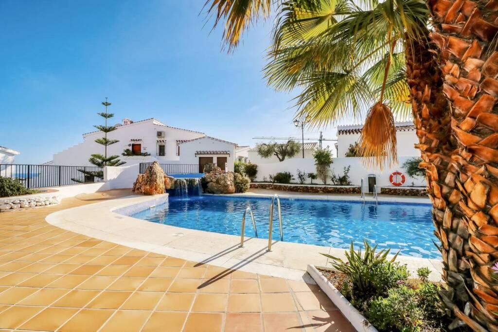Capistrano Village B, 1 Bedroom + Free Wi-fi Nerja