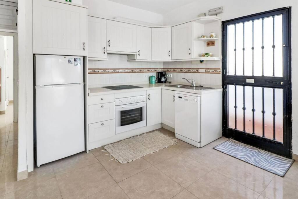 Capistrano Village B, 1 Bedroom + Free Wi-fi Apartamento *