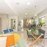 Resort con piscina privada en Calle Carabeo