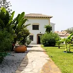 Villa With Private Pool & Large Private Garden