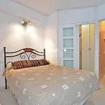 Bright Central Apartment