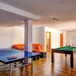 Villa Reyes