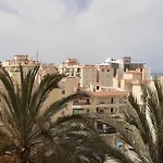 Amplío piso al lado de la playa en Nerja