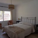 Preciosa Villa con piscina y jardín