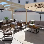 Preciosa Villa con piscina y jardín