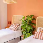 Sands - Calm Oasis In Old Town