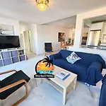 Modern 3 Bedroom Apartment Near Burriana Beach