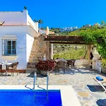 Holiday Home Villa Tamanago Hill