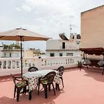 Apartamento Completo Con 3 Amplios Dormitorios Y Gran Azotea Privada