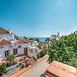 Stunning Apartment At Burriana Beach, Nerja