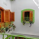 Charming Nerja Hostel