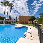 Renovated Apartment On Beachside With Pool