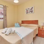 2 Bedroom Modern Apartment, Central Nerja