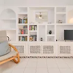 Large One Bed Apt
