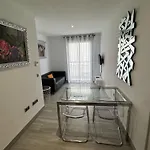 Calle Granada 8 Apartamento 2